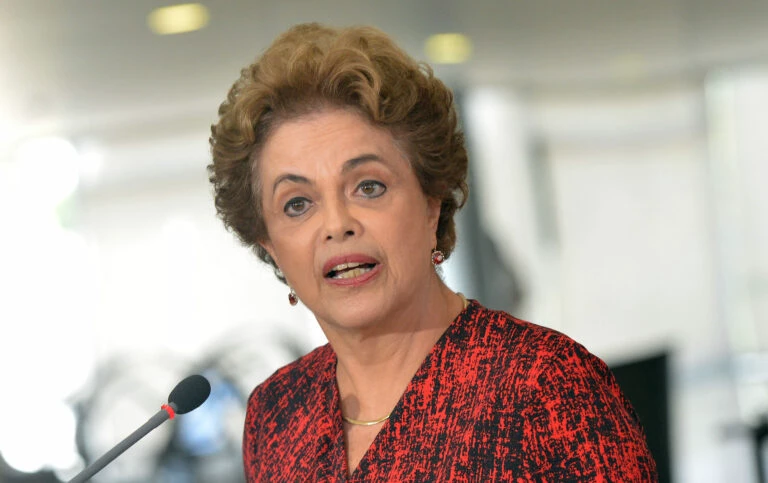 AGU cobra de Dilma dívida por propaganda eleitoral irregular