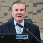 No pedido de cumprimento domiciliar da pena, os advogados argumentaram que o ex-presidente tem idade avançada (75 anos) e comorbidades graves