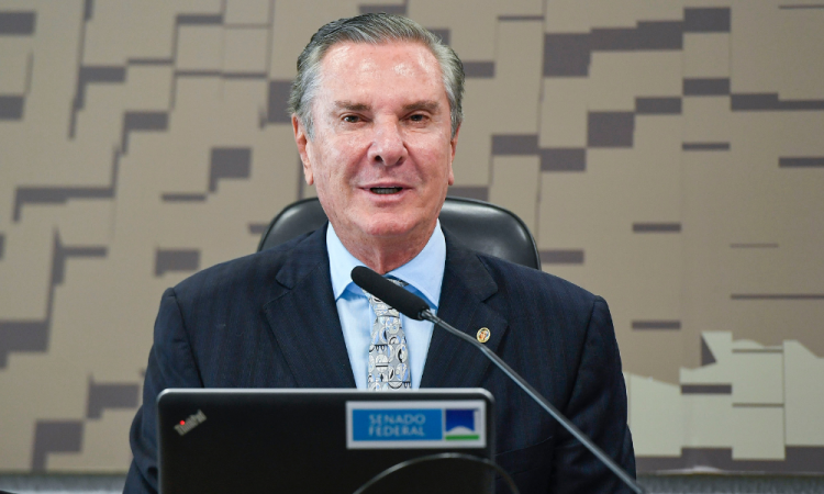 No pedido de cumprimento domiciliar da pena, os advogados argumentaram que o ex-presidente tem idade avançada (75 anos) e comorbidades graves