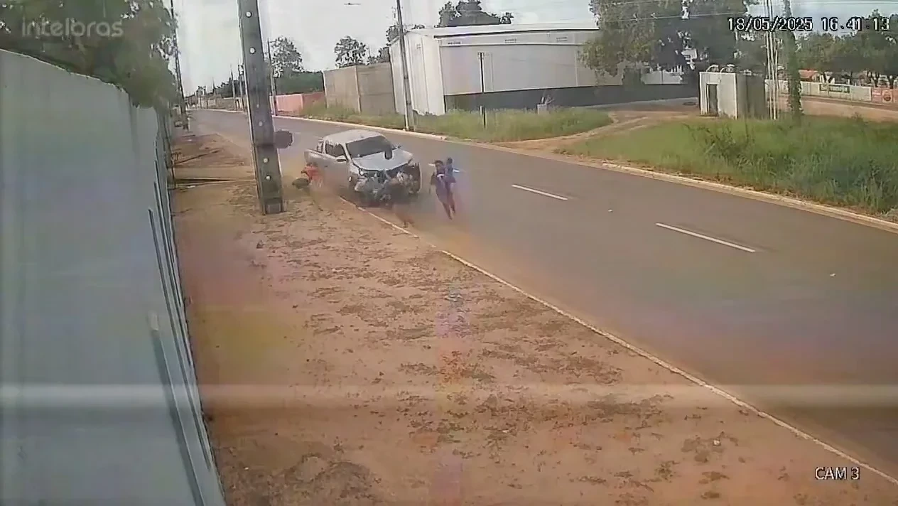 O acidente resultou na morte de uma mulher e deixou sete pessoas feridas, entre elas três crianças.  