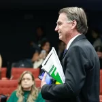 Bolsonaro usou as redes sociais para se manifestar. Ele disse que é inocente e que deixou o tribunal “tranquilo e mais confiante” de que será o próximo Presidente da República.