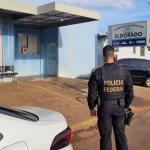 A Polícia Federal deflagrou, na manhã desta quarta-feira (11), a operação “Código 451”, contra uma organização criminosa especializada na falsificação e comercialização de diplomas de ensino superior