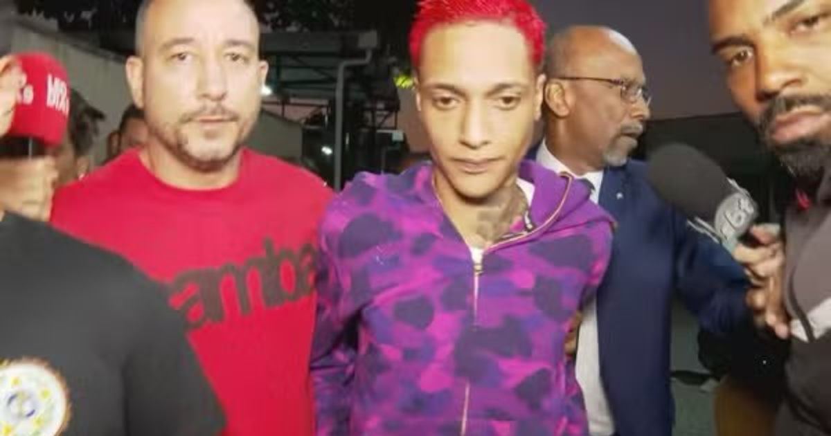 O rapper Mauro Davi dos Santos Nepomuceno, conhecido como Oruam, e um amigo dele identificado como Willyam Matheus Vianna Rodrigues Vieira agora são réus por tentativa de homicídio qualificado.