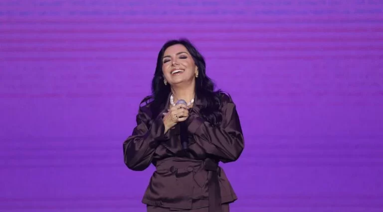 Em uma noite repleta de sorrisos, lágrimas e reencontros, a cantora Eyshila concluiu a segunda parte do projeto audiovisual que celebra os seus 30 anos de ministério.