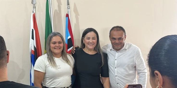 Os vereadores de Igarapé Grande votaram pedido de licença do prefeito João Vítor Xavier (PDT) na manhã desta quarta-feira (09). Logo após, deram posse para a vice-prefeita, Maria Etelvina (PDT).