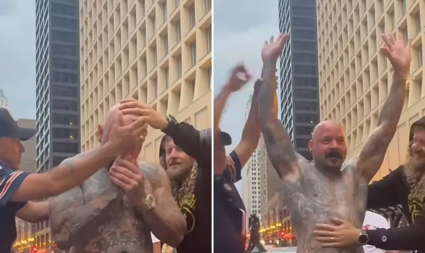 Homem é batizado em piscina improvisada em carro em Chicago: “Dias de avivamento”