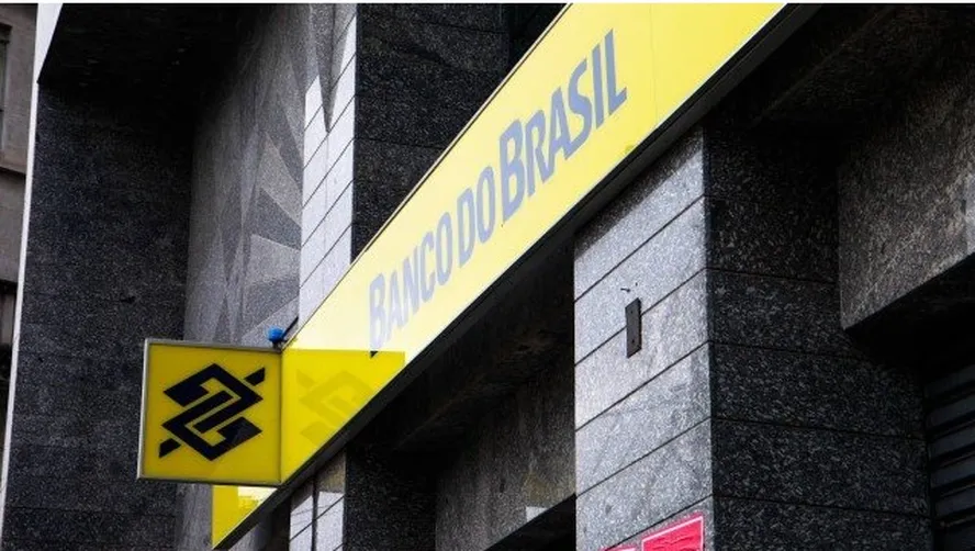 Moraes e demais ministros do STF recebem salário pelo Banco do Brasil, que diz 'acompanhar com atenção' sanções dos EUA