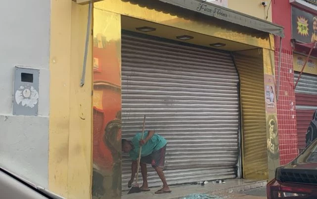 Criminosos usam carro em marcha à ré para arrombar joalheria no Centro de São Luís