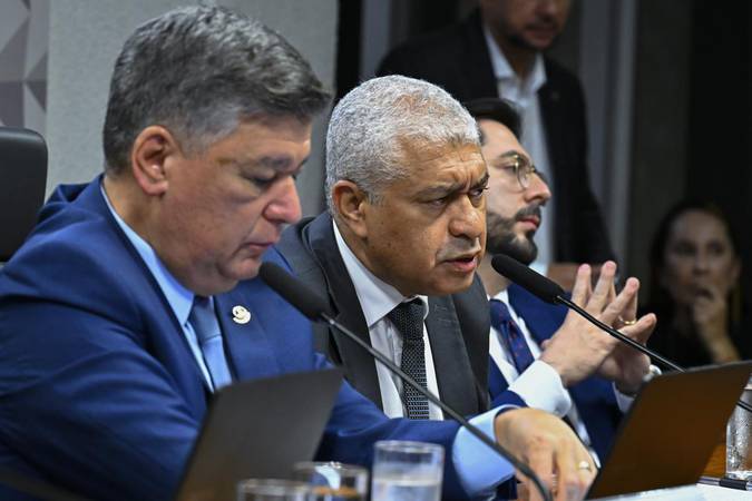 Presidente da CPMI do INSS decreta prisão em flagrante de Rubens Oliveira Costa