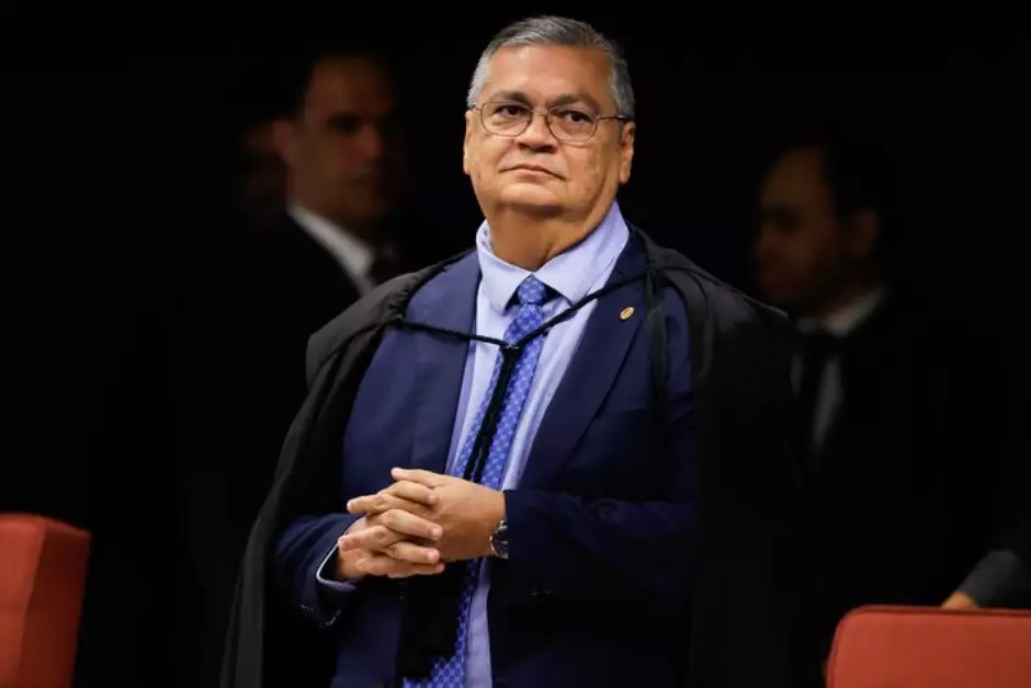 Dino suspende emendas de nove cidades por indícios de crime e envia casos à PF