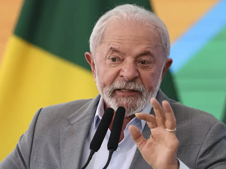 Lula defende que fintechs "paguem o imposto devido a esse país"