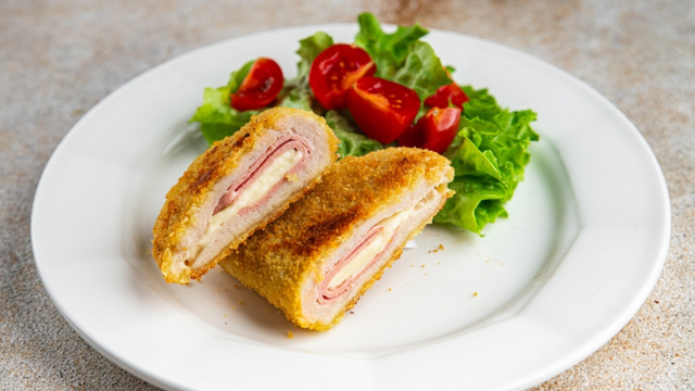 Receita com peito de frango crocante e diferente para variar no cardápio da semana