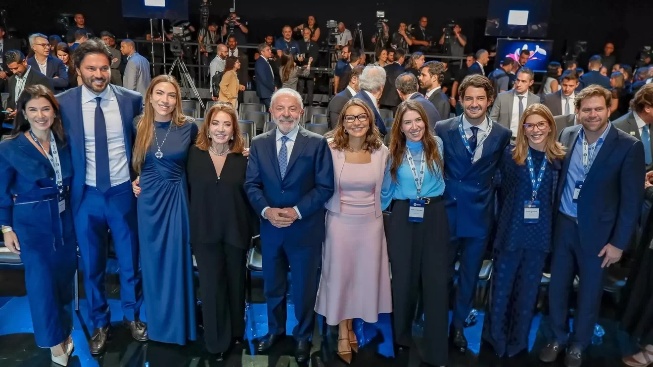 Após polêmica, irmãs Abravanel publicam nota: “Apartidarismo”