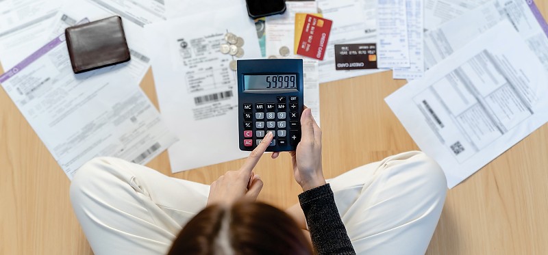 Aumenta o número de brasileiros com dívidas em atraso