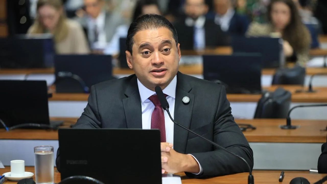 Fraudes no INSS: senador Weverton Rocha é alvo da PF nesta quinta (18)