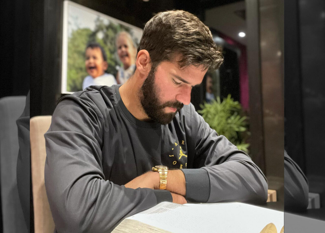 "A fé em Jesus não é slogan!", diz Alisson Becker