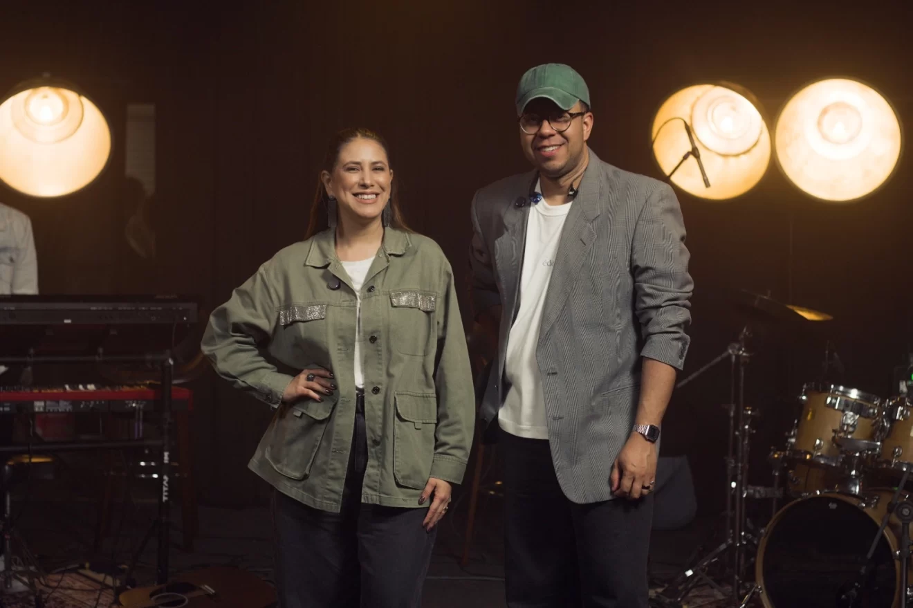 Rodrigo de Campos e Ana Nóbrega na bela canção “Sem Jesus Eu Não Tenho Nada”