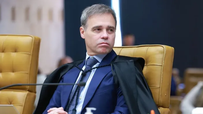 Mendonça assume caso Banco Master no STF após saída de Toffoli