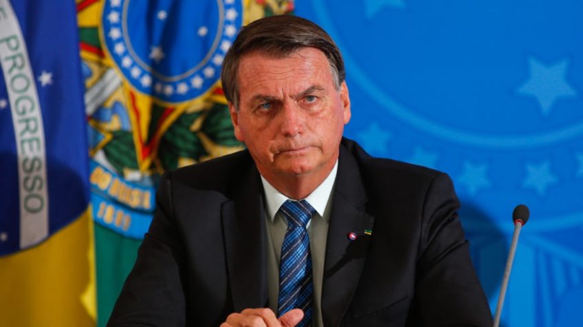 Bolsonaro tem 10 dias para apresentar defesa contra a perda de patente