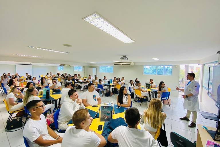 MEC pune curso de medicina de faculdade no MA após nota ruim no Enamed; outras três instituições são alvo de supervisão