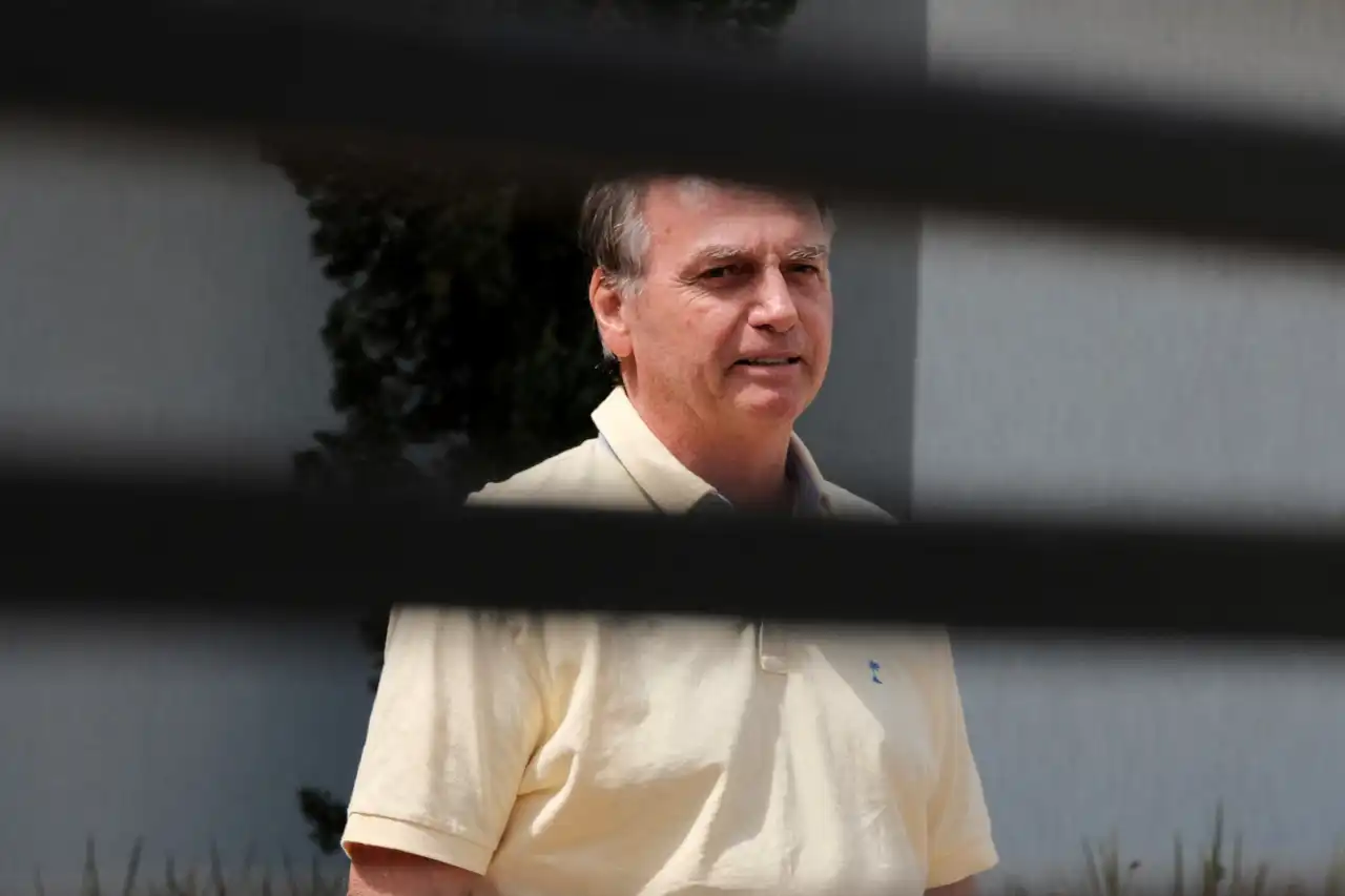 Domiciliar é necessidade médica de Bolsonaro, afirma especialista