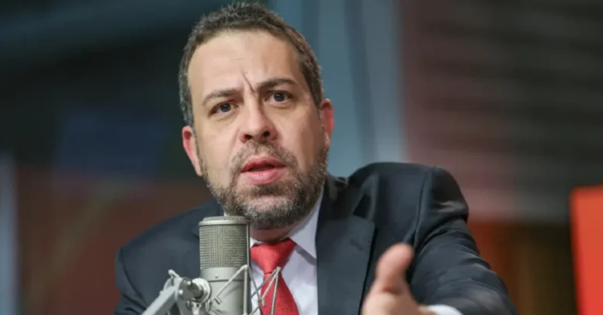 Após reunião, Boulos critica governadores por "omissão" em alta dos combustíveis