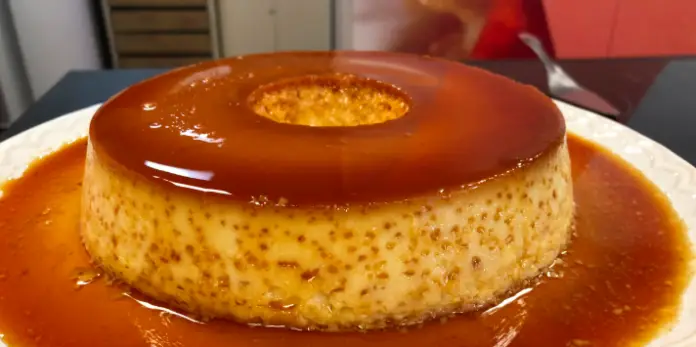 Pudim gelado fácil que conquista na primeira colherada