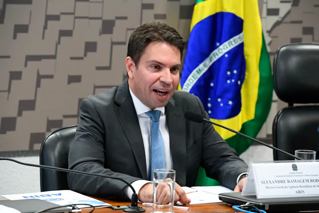 Alexandre Ramagem, ex-deputado federal, é solto após prisão nos EUA