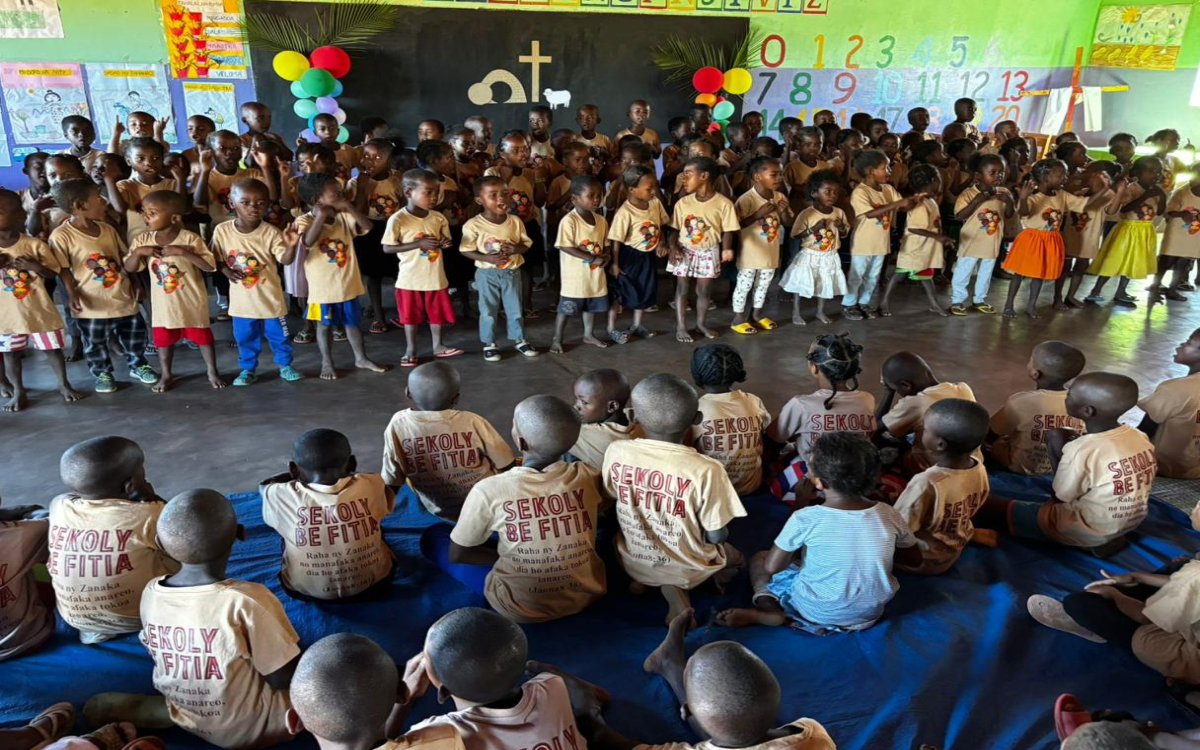 Páscoa missionária alcança mais de mil crianças em Madagascar