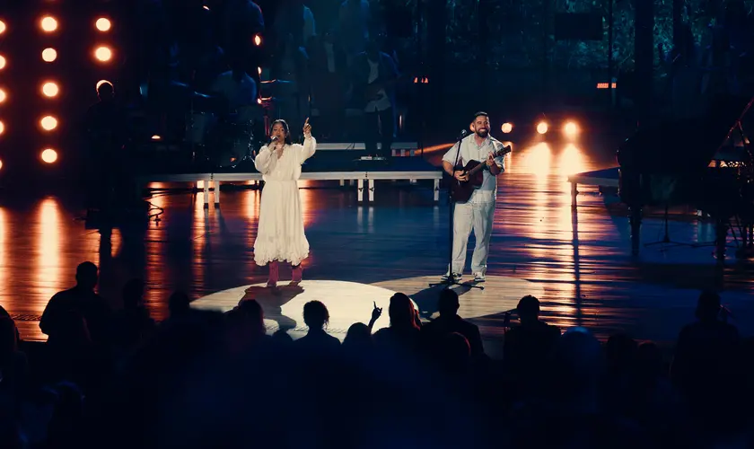 Julia Vitória e Marcelo Markes lançam canção “Vamos Cantar”