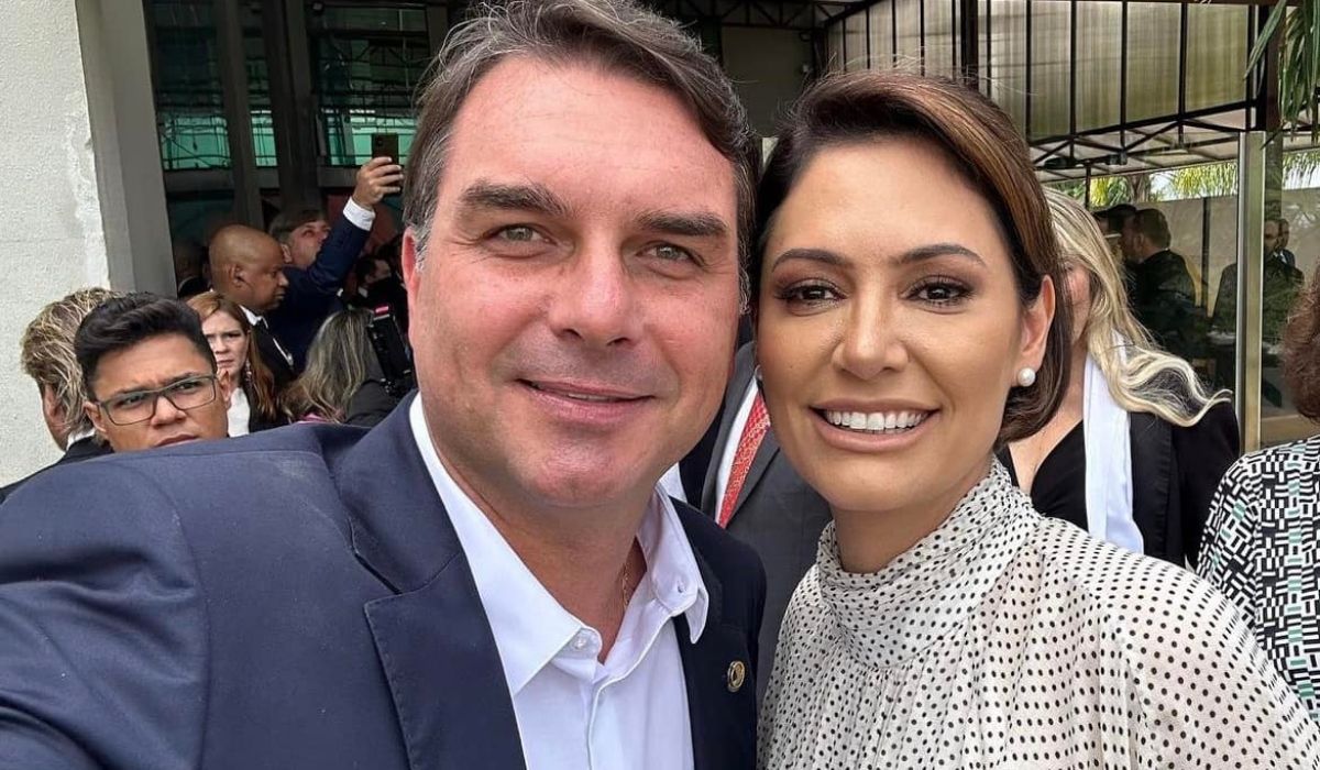 “Michelle não será candidata”, diz Flávio após especulação sobre desistência de candidatura 