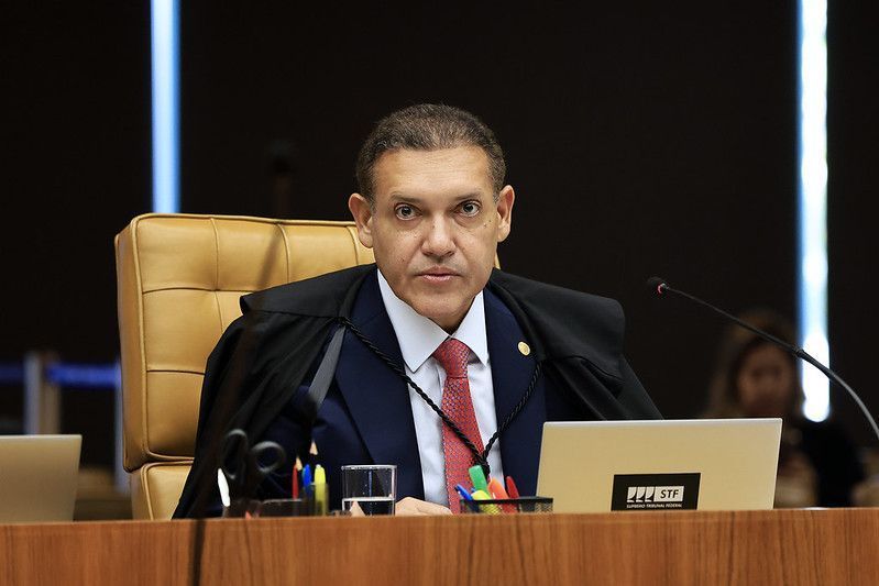 Governo cobra firmeza de Nunes Marques contra fake news