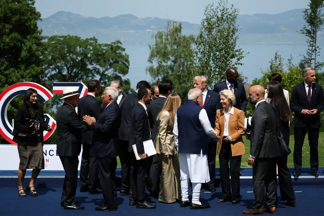 Trump e Lula não interagem durante “foto de família” do G7