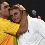 Moraes autoriza Flávio, nora e netas a visitar Bolsonaro no sábado (13)