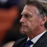 Bolsonaro depõe por cinco minutos sobre arma apreendida