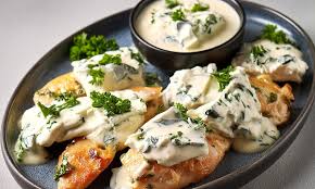 Filé de frango ao molho de gorgonzola