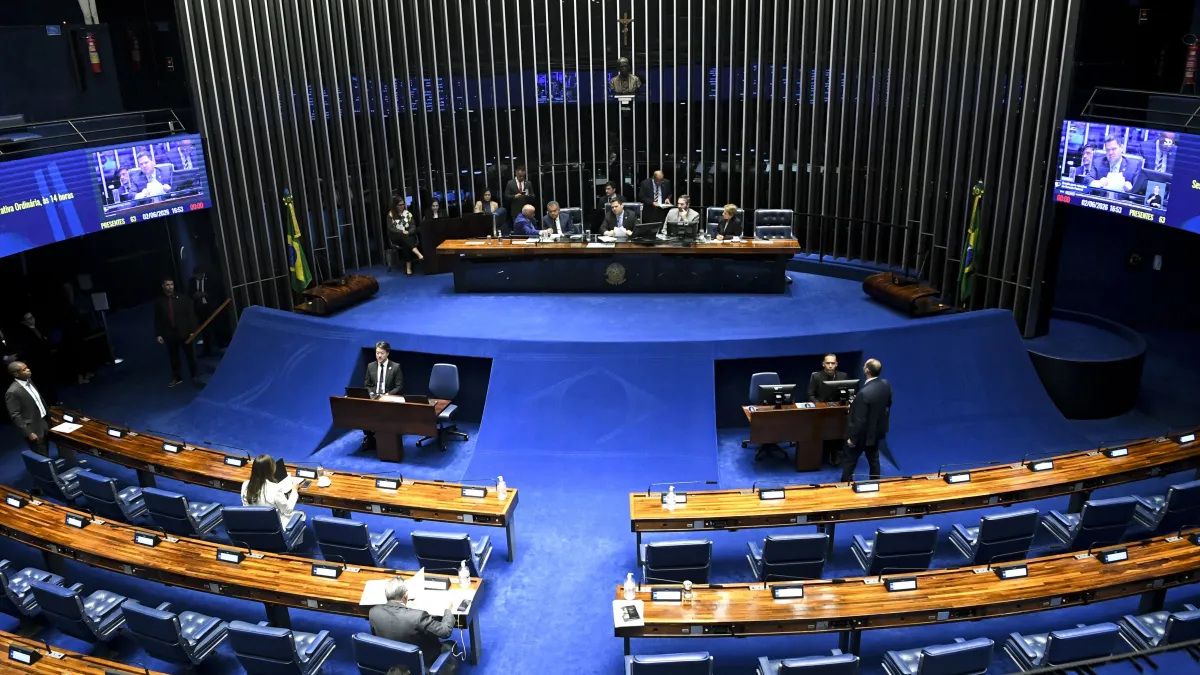 Governo vê pautas-bomba no Senado e tenta frear com estratégias