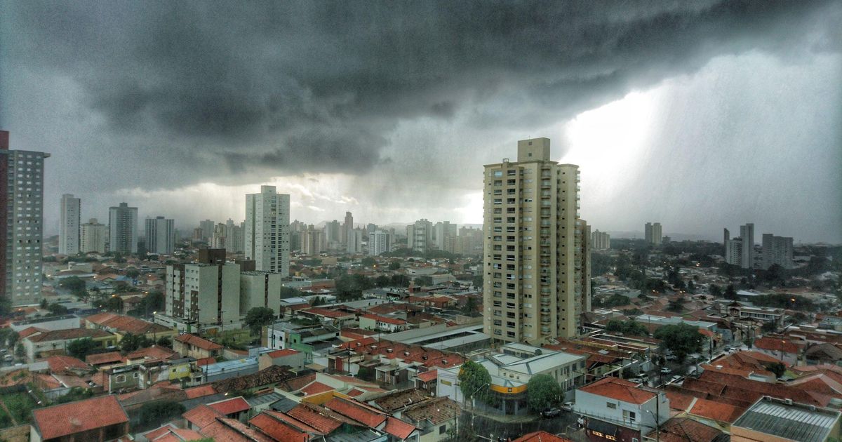 Inmet prevê chuvas e queda de temperatura para esta segunda-feira (15)