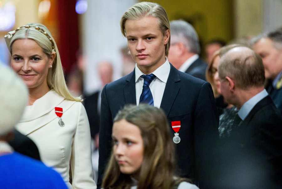 Filho de princesa da Noruega é condenado a quatro anos de prisão