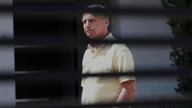 PGR defende que Bolsonaro seja mantido em prisão domiciliar