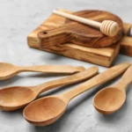 Aprenda como limpar os utensílios de madeira