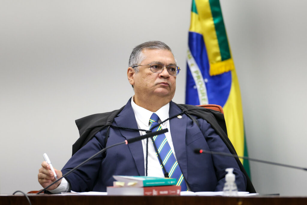 Flávio Dino manda Polícia Federal investigar “emendas Pix”