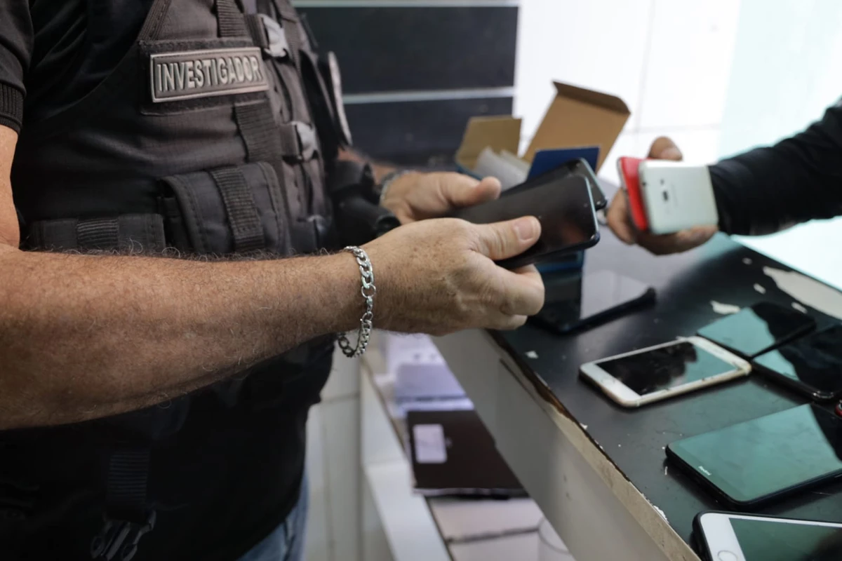 Polícia intima 1.000 pessoas por celulares roubados em São Luís