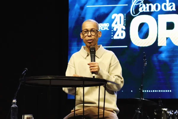 Cantor gospel Marquinhos Menezes morre após luta contra o câncer