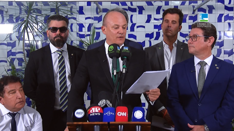 Oposição pede impeachment contra ministro do STF, Alexandre de Moraes após quebra de sisigilo jornalístico