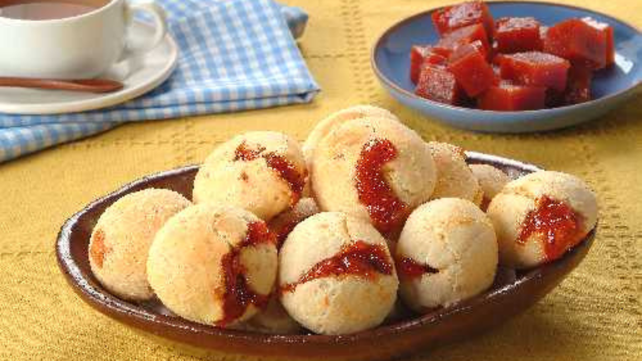 Pão de queijo com goiabada