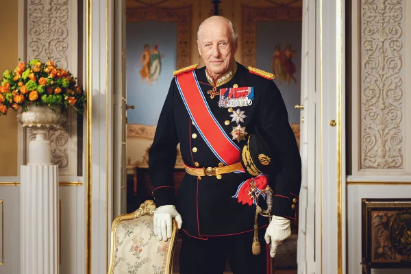 Após 35 anos de reinado, morre o rei Harald V, da Noruega