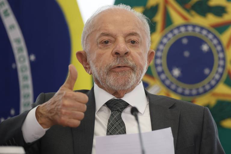 Em meio à corrida eleitoral, governo Lula anuncia reajuste de 15% para o Bolsa Família