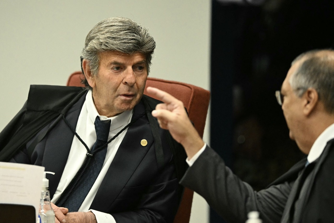 Fux derruba decisão de Dino e redes devem excluir fake news sobre padroeira