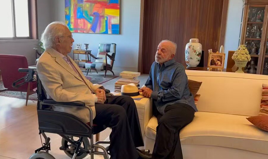 Lula classifica visita a Sarney como “dever de gratidão”